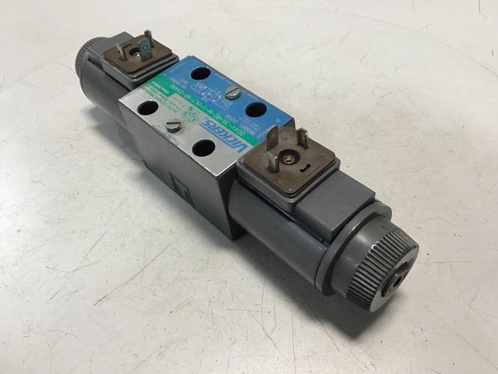 Used VICKERS Solenoid Valve DG4V-3S-6C-M-U-HL7-60-EN490 Used