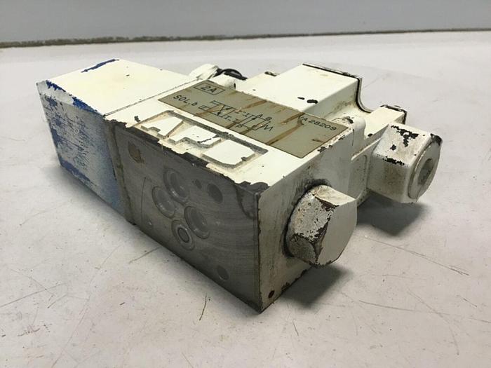 Used VICKERS Valve DG4V-3-2A-M-P7-H-7-T10-50 #134412