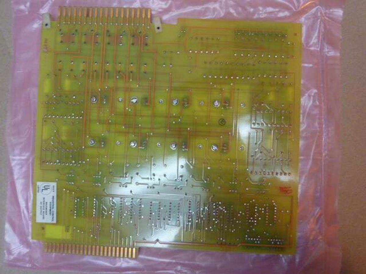 Used CINCINNATI MILACRON Output Board 3-531-3563A Used