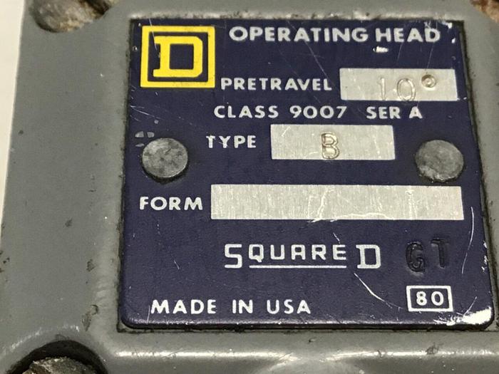 Used SQUARE D Limit Switch 9007-C52B2 #121718