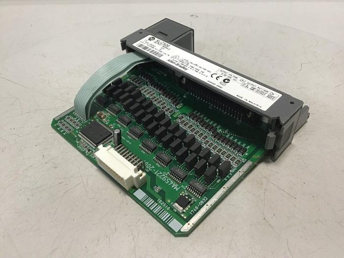 Used ALLEN BRADLEY Output Module 1746-OB32 SER D #129873