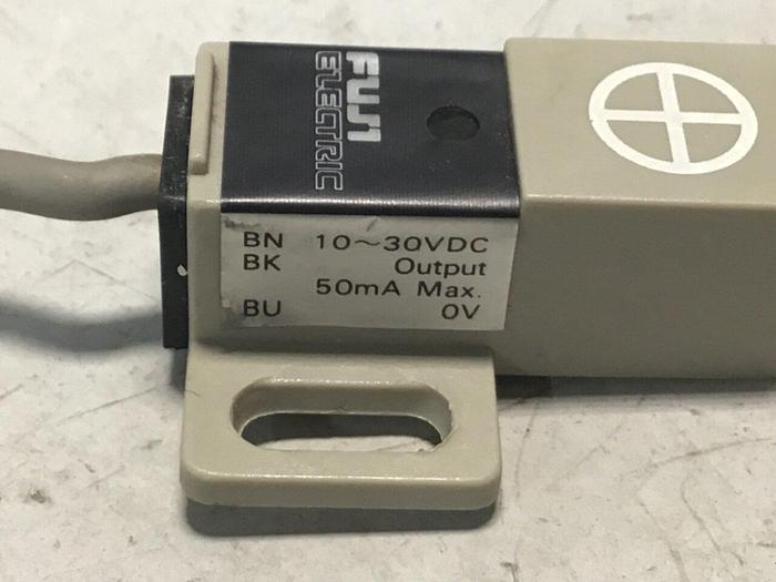 Used FUJI ELECTRIC Proximity Switch PE-B4D3 #128430