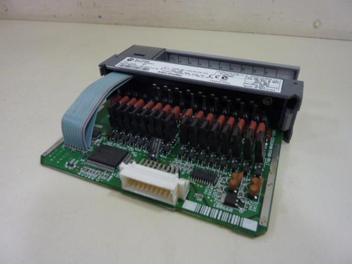 Used ALLEN BRADLEY Output Module 1746-OA16 SER D #59102