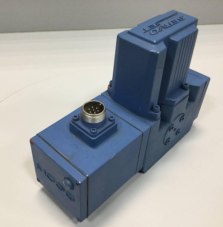 Used MOOG D661-5009 SERVO JET HYDRAULIC VALVE USED 