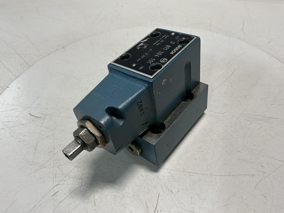 Used BOSCH 0 811 104 101