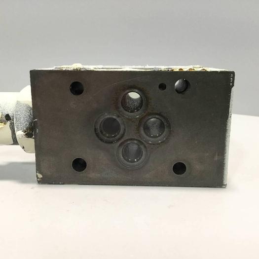 Used VICKERS Tokimec Valve DGMFN3XA2W41J #94782