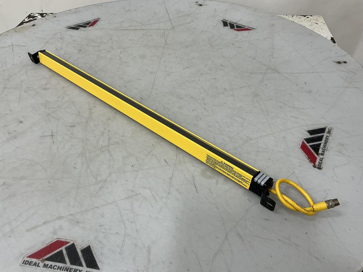 Used BANNER USR2824YP2