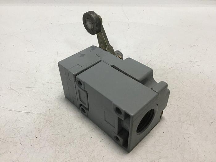 Used SQUARE D Limit Switch 9007-C52B2 #122022
