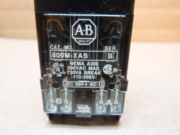 Used ALLEN BRADLEY Selector Switch 800MB-H31B SER A #38124