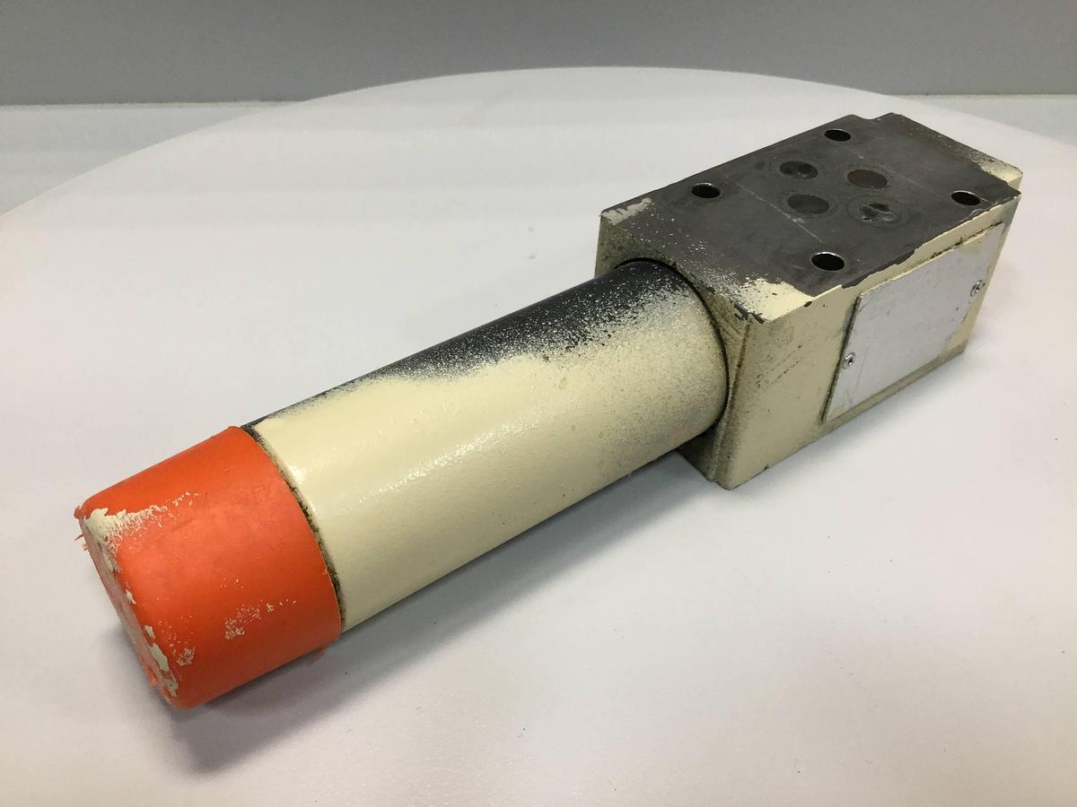 Used REXROTH Valve ZDR6DP240150YM12 Used
