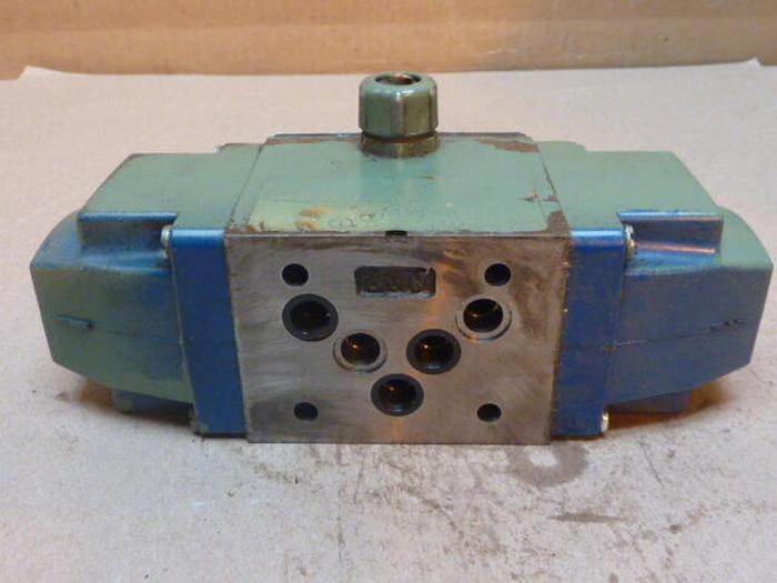 Used VICKERS Valve DG4S-5-6C-W-B-11 #35123