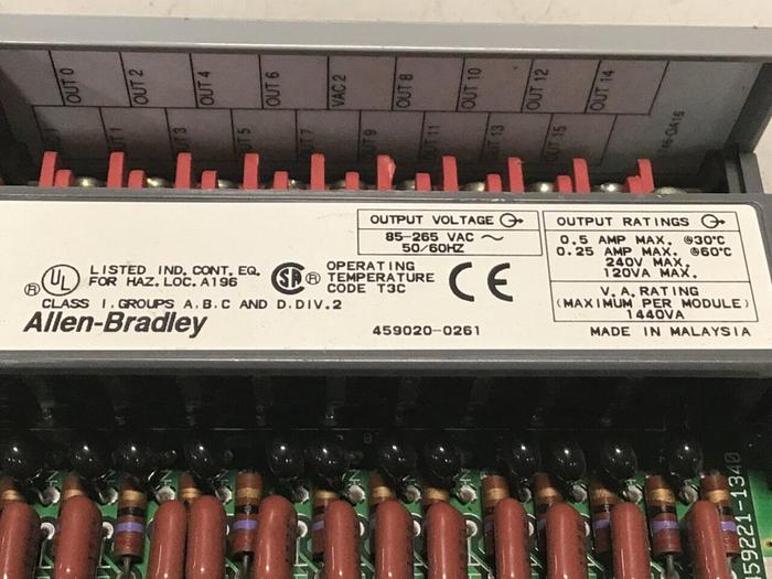 Used ALLEN BRADLEY Output Module 1746-OA16 SER D #127727