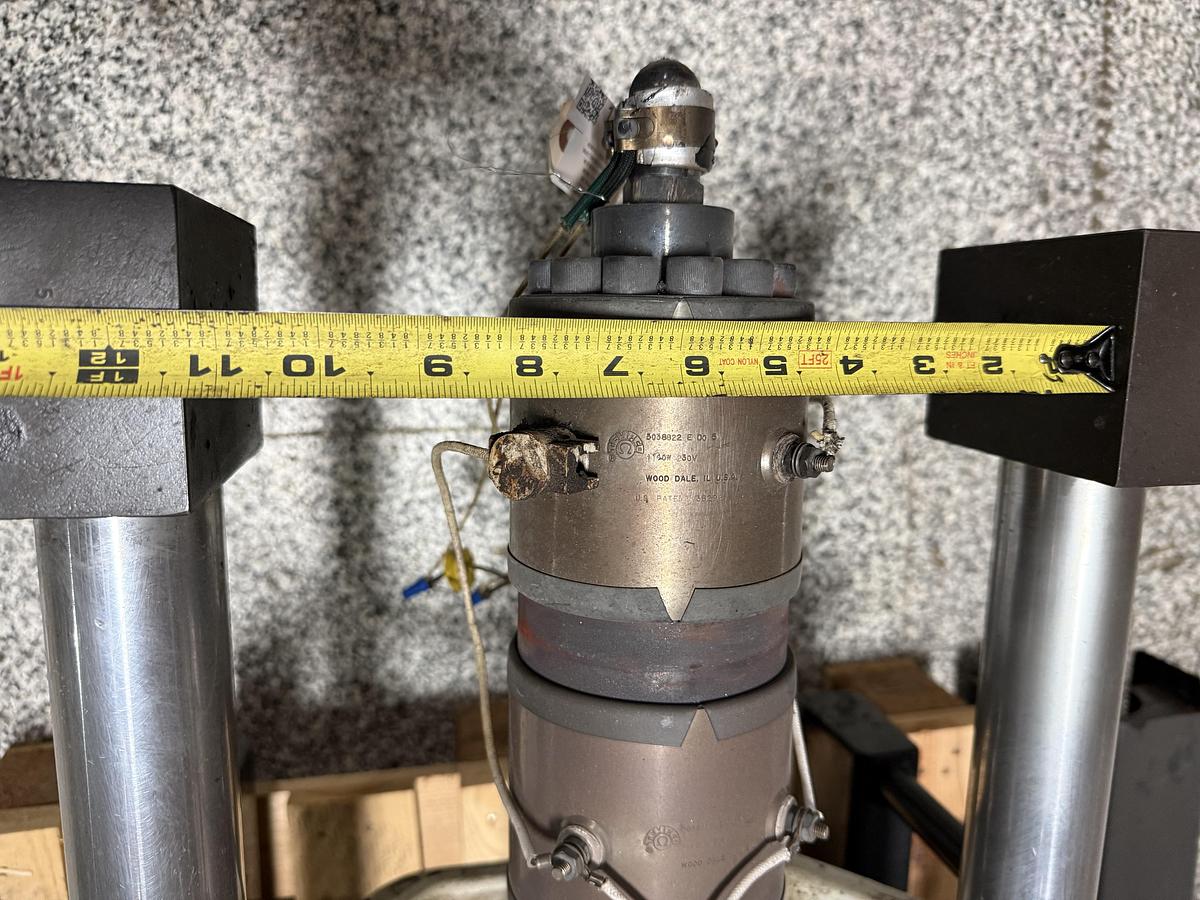 Used MILACRON 3.51 Oz Injection Unit VV55-3.51 / IU Used