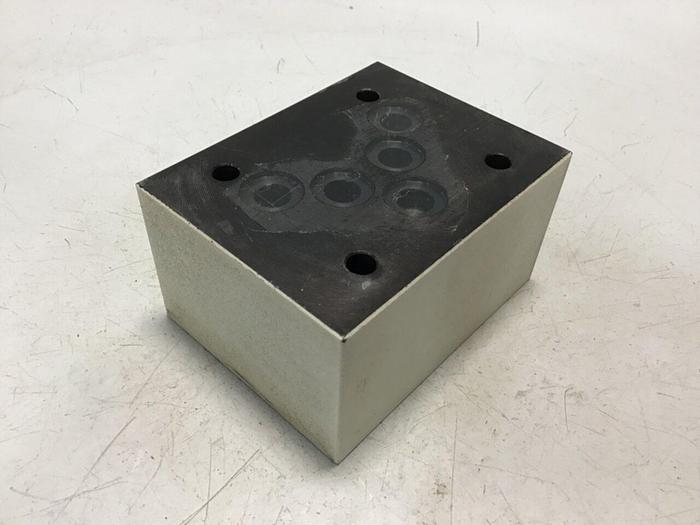 Used MANNESMANN REXROTH Valve Block Z1S 10 P1-33/V #125997