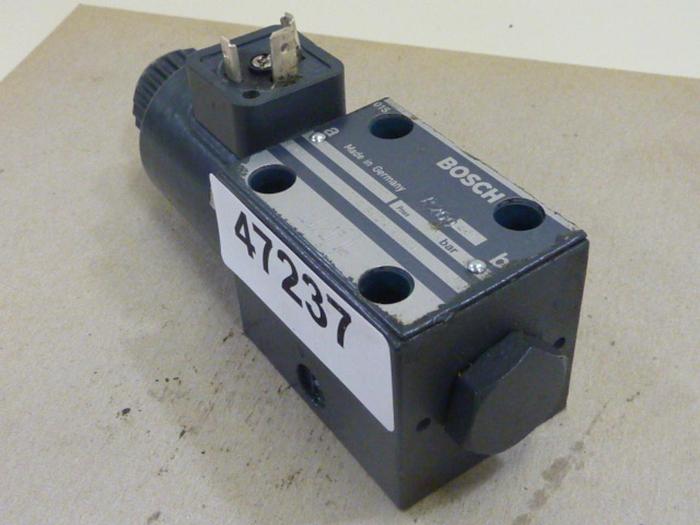 Used BOSCH Directional Valve 0 810 091 227 #47237