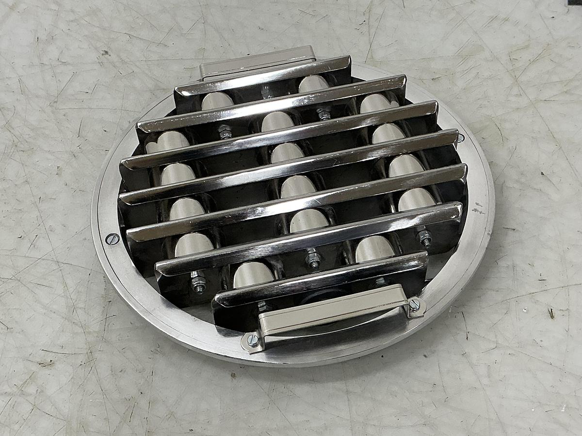 Used MAGNETIC GRILL 10588312