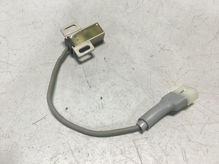 Used FUJI ELECTRIC Proximity Switch PE-B4D3 #128347