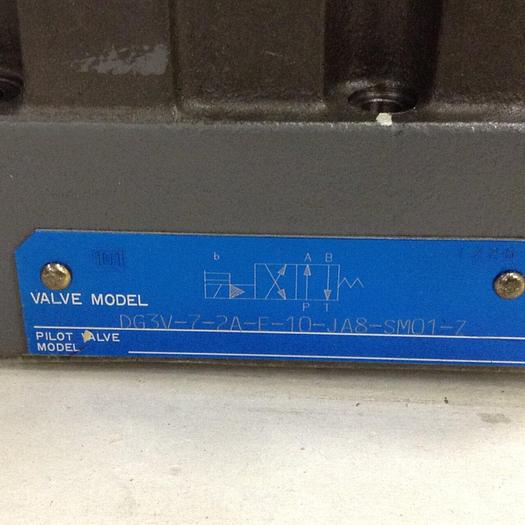 Used VICKERS Directional Control Valve DG4V32AMP7H750JA100 #74166