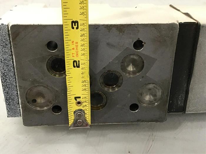 Used MOOG Valve J661-124 Used