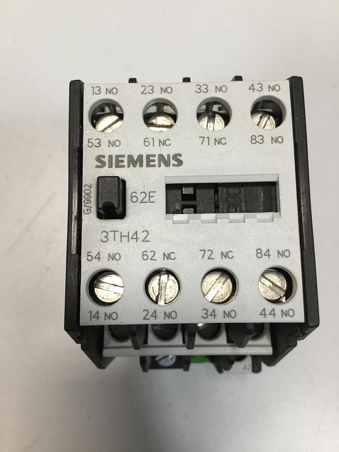 Used SIEMENS Contactor Relay 3TH4262-0A USED