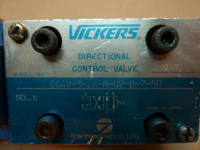 Used VICKERS Directional Control Valve DG4V32AMU2B750 #37365