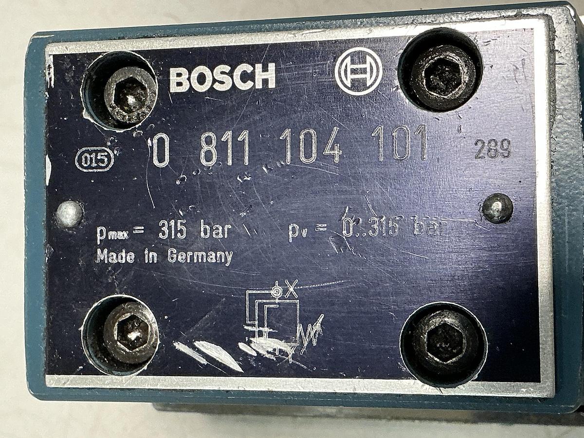Used BOSCH 0 811 104 101