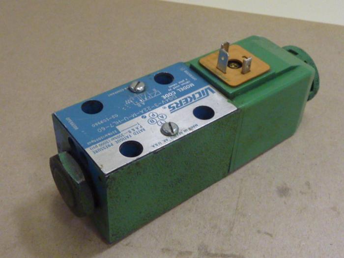 Used VICKERS Directional Hydraulic Valve DG4V322AMUHL760 Used