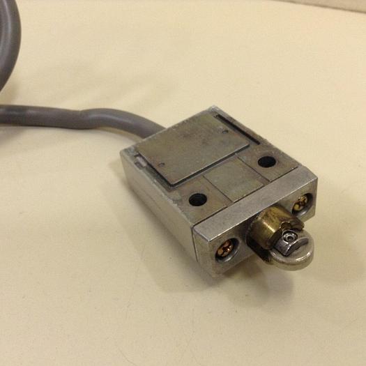 Used OMRON Limit Switch D4C-9049 #72344