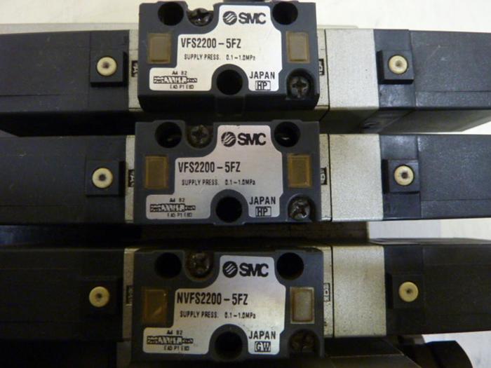 Used SMC Control Block w/ Valves VFS2100-5FZ #60108