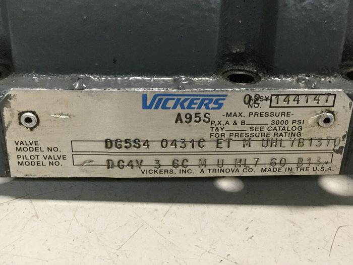 Used VICKERS Valve DG5S40431CETMUHL7B1370 #110445