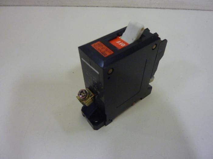 Used IDEC Circuit Protector NRC111L/3A-AD #64265