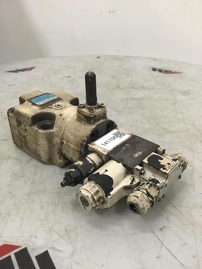 Used VICKERS TCG50-10-FEV-P7-H-13-S158 Valve Used #141198