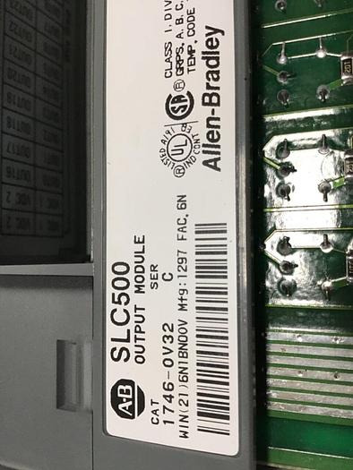 Used ALLEN BRADLEY Output Module 1746-OV32 SER C #122928