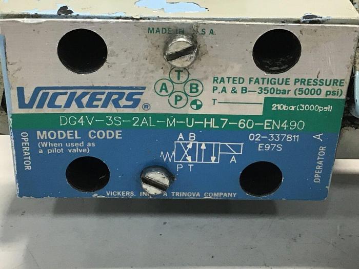 Used VICKERS Directional Valve DG4V-3S-2AL-M-U-HL7-60-EN490 #114964