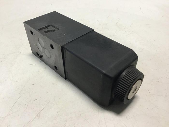 Used VICKERS Valve DG4V-3-2A-M-U-H7-60 Used