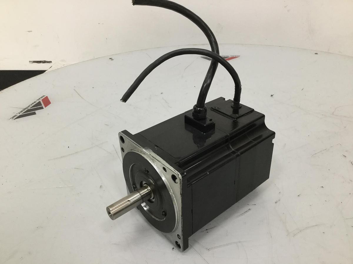 Used YASKAWA AC Servo Motor SGMP-15AWYR11 USED
