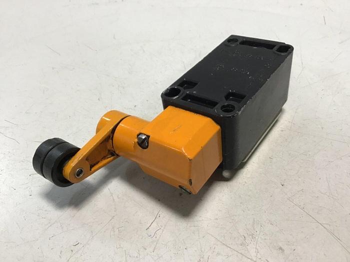 Used SIEMENS Limit Switch3 3SE3 120-1GW-Z #121166