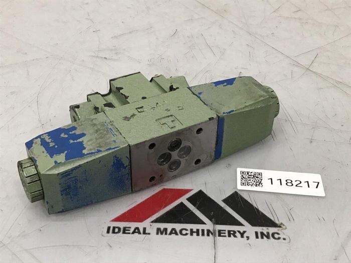 Used VICKERS Directional Control Valve DG4V36CMP7H750JA100 #118217
