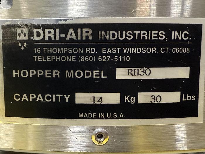 Used DRI AIR INDUSTRIES Dryer & Hopper HP4-X100 FM USED
