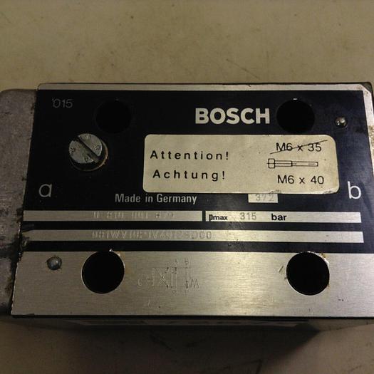 Used BOSCH Directional Control Valve 0 810 001 879 Used