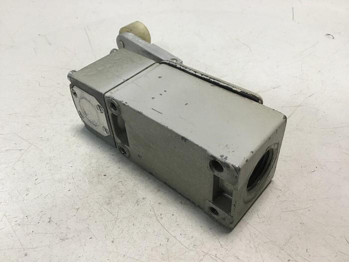 Used TELEMECANIQUE Lox-Switch C2JK05 #121796