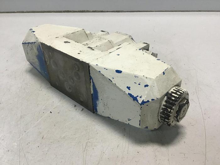 Used VICKERS Directional Control Valve DG4V533CMP7LH630 Used