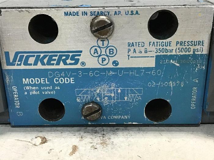Used VICKERS Directional Valve DG4V-3-6C-M-U-HL7-60 Used