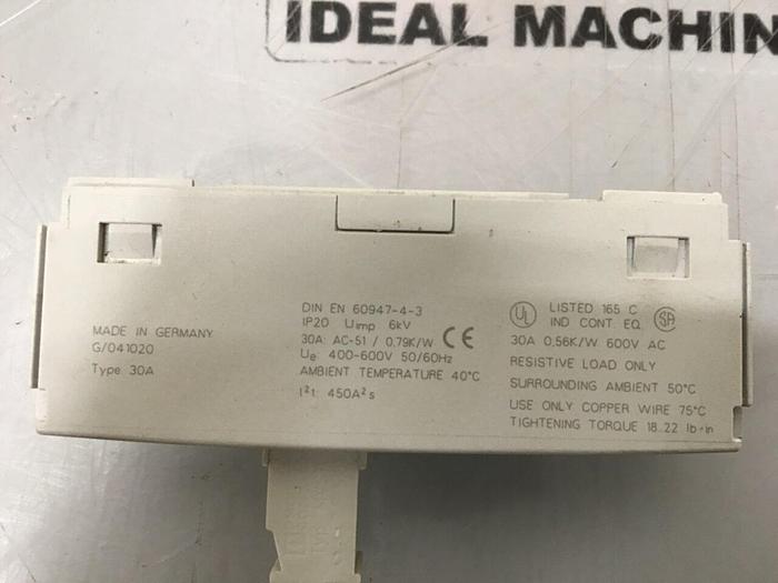 Used SIEMENS Relay 3RF2130-1AA06 USED