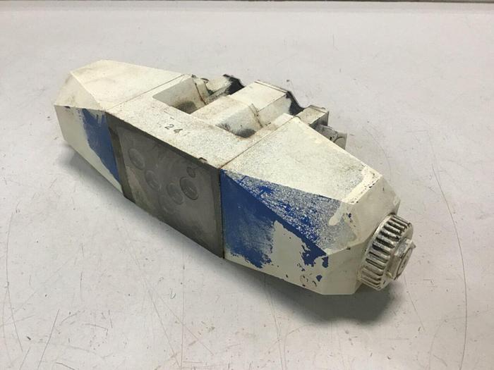 Used VICKERS Directional Control Valve DG4V533CMP7LH630 Used