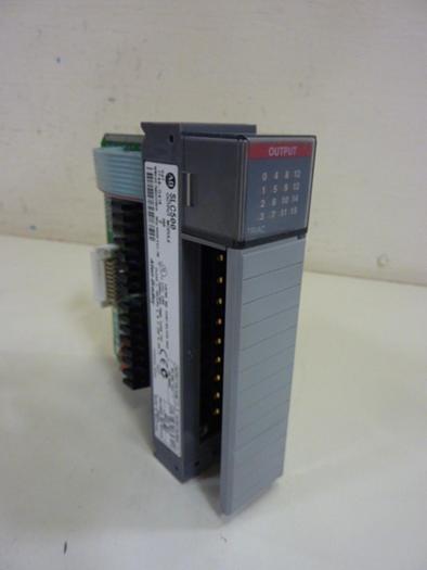 Used ALLEN BRADLEY Output Module 1746-OA16 SER D #59102