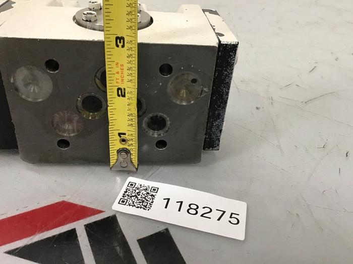 Used MOOG Valve J661-172 Used