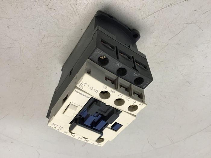Used SCHNEIDER ELECTRIC Contactor LC1D18BL #124120
