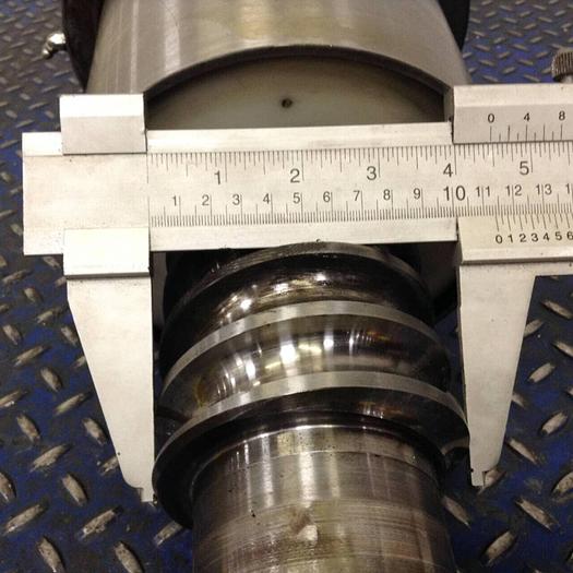 Used CINCINNATI MILACRON Ball Screw Main Mold Injection Screw CM SCREW VE 165-7 Used