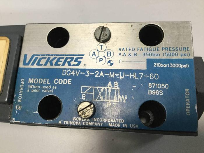 Used VICKERS Solenoid Valve DG4V32AMUHL760 Used